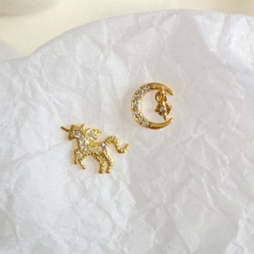 Dreamy unicorn and moon earrings - Picture 2 of 7